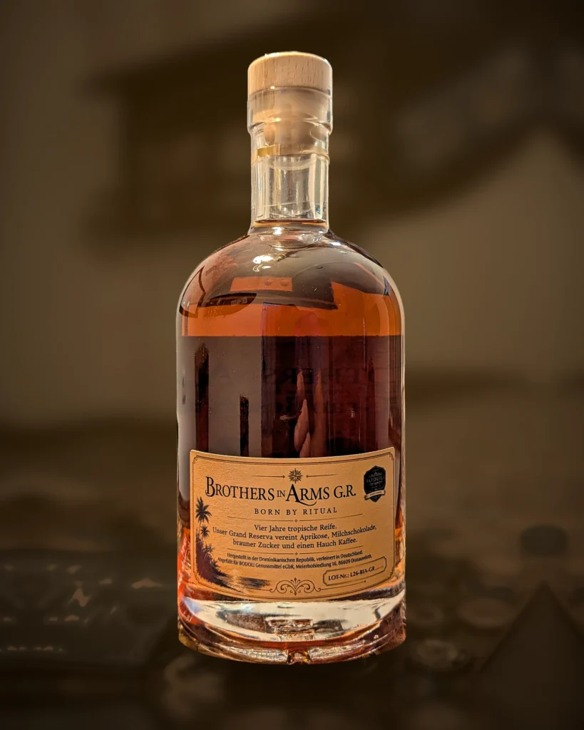 BODOLI Brothers in Arms Gran Reserva – Spirituose auf Rum-Basis – Rückseite mit Etikett