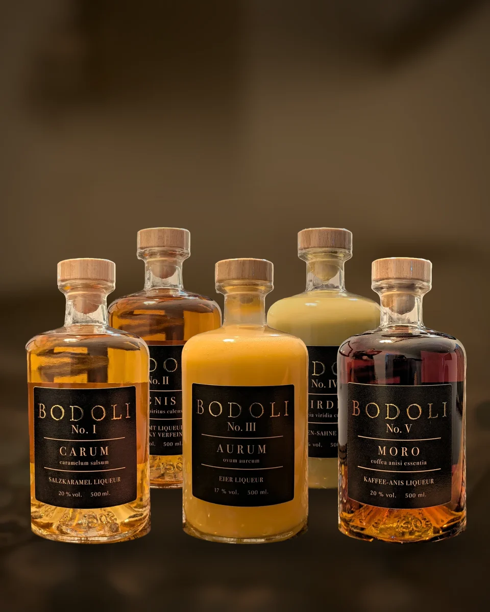 Liqueur-Linie No. I–V – CARUM, IGNIS, AURUM, VIRDIS und MORO als Set